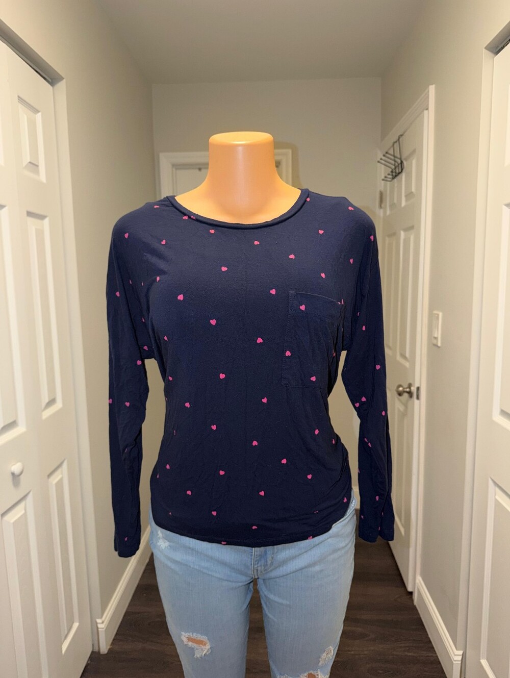 LOFT sleepwear  Women’s Navy Long-Sleeve Top with Pink Heart Print SIZE M